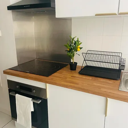 Maison Renovee En Centre Ville, Parking Et Jardin Prive アングレーム