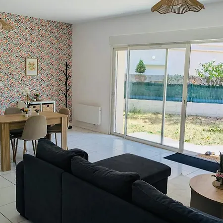 Apartment Maison Renovee Avec Jardin Prive Et Parking, Au Coeur D'angouleme *