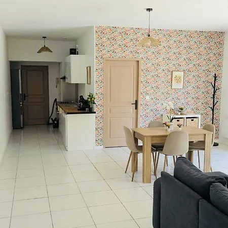 Apartment Maison Renovee Avec Jardin Prive Et Parking, Au Coeur D'angouleme Angoulême